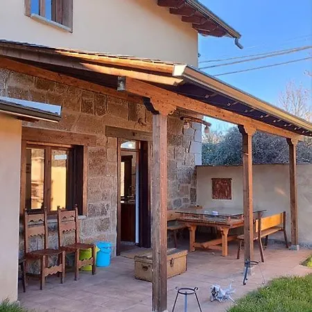 בית נופש Sanabria Otero de Sanabria